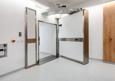 cupr_systems_radiation_shielded_doors_project_gallery_cyber_knife_fn_ostrava