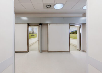 cupr_systems_radiation_shielded_doors_project_gallery_fn_olomouc_linear_system_doors