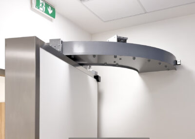 cupr_systems_radiation_shielded_doors_project_gallery_fn_olomouc_radial_system_door