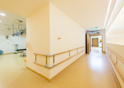 cupr_systems_radiation_shielded_doors_project_gallery_mou_brno_zluty_kopec_radial_system_door