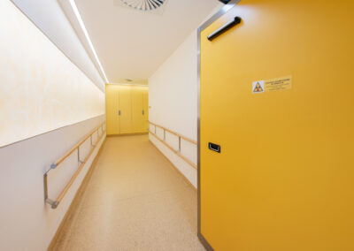 cupr_systems_radiation_shielded_doors_project_gallery_mou_brno_zluty_kopec_radial_system_door